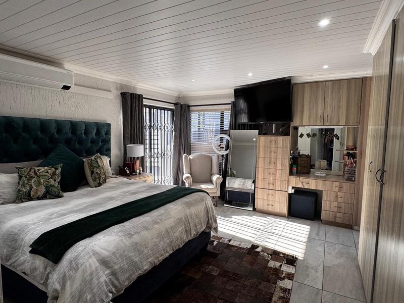 4 Bedroom Property for Sale in Monte Christo Western Cape